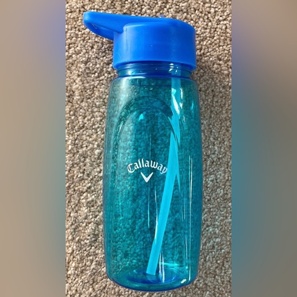 NWOT Callaway Golf Logo 16 oz Blue Plastic Water bottle Flip Top Straw